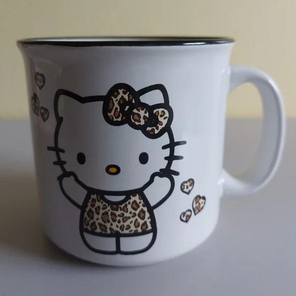 Hello Kitty Leopard Mug - Picture 2 of 8